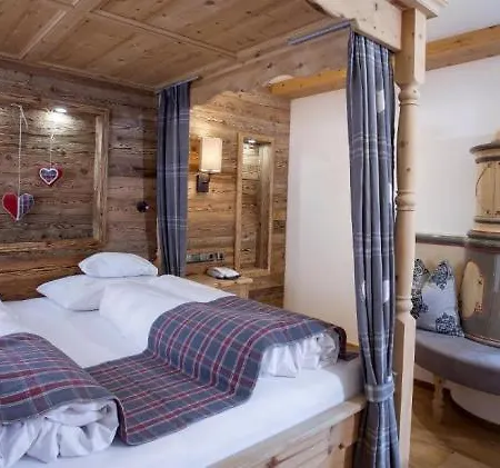 Verwoehnhotel Kristall فندق 4*