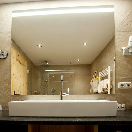 Verwoehnhotel Kristall 4*