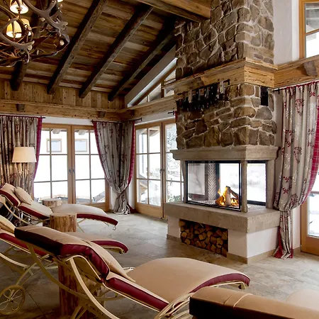 מלון Verwoehnhotel Kristall פרטיסאו