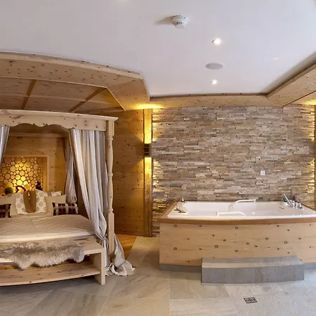 Verwoehnhotel Kristall فندق