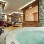 Otel Verwoehnhotel Kristall