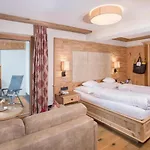 Otel Verwoehnhotel Kristall 4*