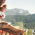 Verwoehnhotel Kristall 4* Pertisau